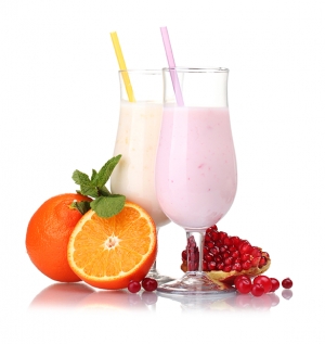 Preparing milkshakes / fruit shakes